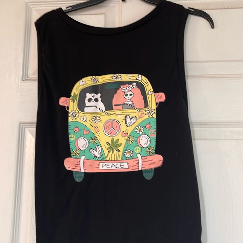 Super cute black muscle tank with adorable print